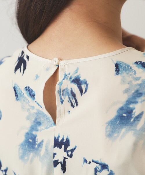 OPAQUE.CLIP（オペークドットクリップ）の「◆フラワープリント フィット＆フレアワンピース【洗濯機洗い可】（ワンピース・レディース・ベージュ系その他3/ブラック系・40/38/42）」の15枚目の写真