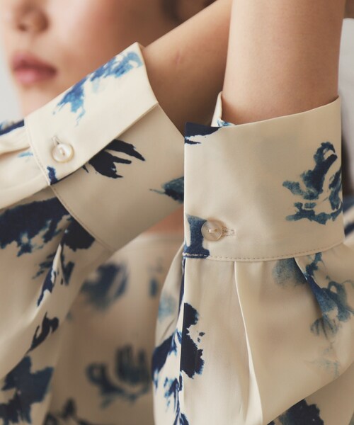 OPAQUE.CLIP（オペークドットクリップ）の「◆フラワープリント フィット＆フレアワンピース【洗濯機洗い可】（ワンピース・レディース・ベージュ系その他3/ブラック系・40/38/42）」の4枚目の写真