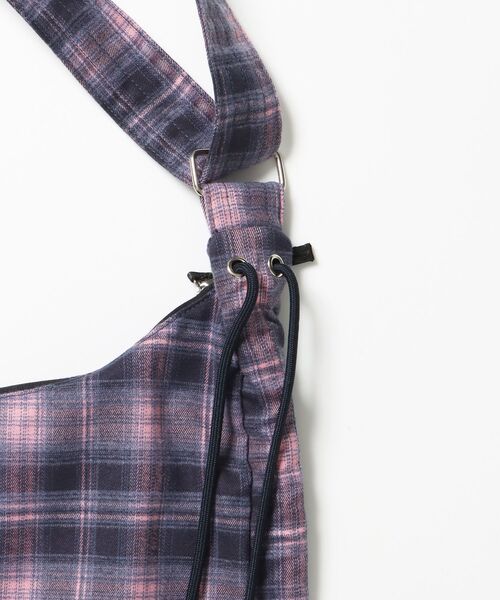 SEQUENZ（シークエンズ）の「【SEQUENZ（シークエンズ）】SHOULDER GATHER BAG / テック ショルダーバッグ 調節可能 ドローコード（ショルダーバッグ・レディース・ネイビー/その他1/その他2/ブラック/レッド/その他3/グリーン/ピンク・FREE）」の12枚目の写真