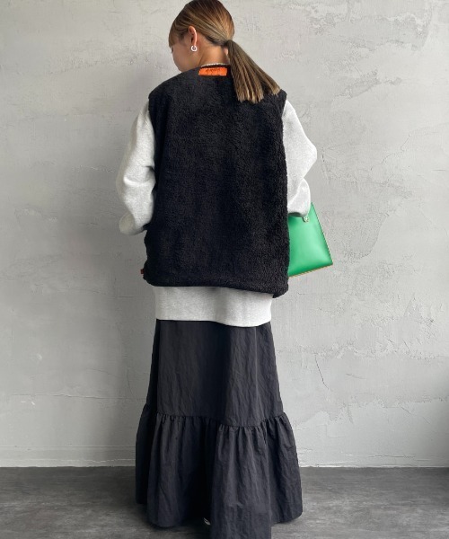 UNIVERSAL OVERALL（ユニバーサルオーバーオール）の「[UNIVERSAL OVERALL/ユニバーサルオーバーオール] 別注 リバーシブルボアベスト（ベスト・レディース・ブラック/グレイッシュベージュ・M/L/XL）」の15枚目の写真