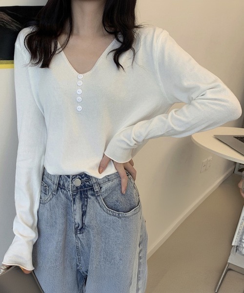 Miniministore(ミニミニストア)の「Vネック ニットトップス レディース(シャツ/ブラウス・レディース・ホワイト/ベージュ/ブルー/イエロー/ラベンダー/ブラック・FREE)」の7枚目の写真