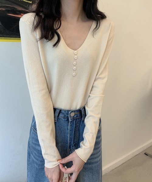 Miniministore(ミニミニストア)の「Vネック ニットトップス レディース(シャツ/ブラウス・レディース・ホワイト/ベージュ/ブルー/イエロー/ラベンダー/ブラック・FREE)」の13枚目の写真