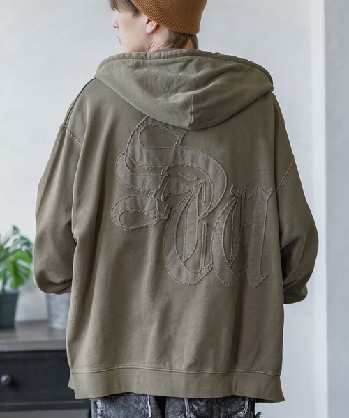 SIDEWAY STANCE（サイドウェイスタンス）の「【SIDEWAY STANCE】ピグメント 刺しゅうデザイン スウェット ジップパーカー（パーカー・メンズ・ブラック/ブラウン系/ブラウン/ブラック系・SMALL/MEDIUM/LARGE/X-LARGE）」の4枚目の写真