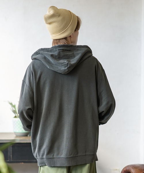 SIDEWAY STANCE（サイドウェイスタンス）の「【SIDEWAY STANCE】ピグメント 刺しゅうデザイン スウェット ジップパーカー（パーカー・メンズ・ブラック/ブラウン系/ブラウン/ブラック系・SMALL/MEDIUM/LARGE/X-LARGE）」の6枚目の写真