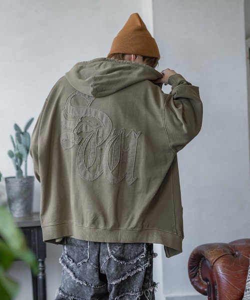 SIDEWAY STANCE（サイドウェイスタンス）の「【SIDEWAY STANCE】ピグメント 刺しゅうデザイン スウェット ジップパーカー（パーカー・メンズ・ブラック/ブラウン系/ブラウン/ブラック系・SMALL/MEDIUM/LARGE/X-LARGE）」の21枚目の写真