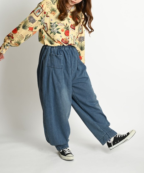 MARAI(マーライ)の「デニムパンツ ワイドパンツ ジーンズ バルーンパンツ タックデザイン ウエストゴム テーパードパンツ(デニムパンツ・レディース・ブルー・X-LARGE/MEDIUM)」の4枚目の写真