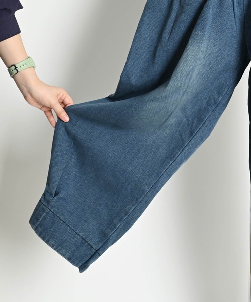 MARAI(マーライ)の「デニムパンツ ワイドパンツ ジーンズ バルーンパンツ タックデザイン ウエストゴム テーパードパンツ(デニムパンツ・レディース・ブルー・X-LARGE/MEDIUM)」の9枚目の写真