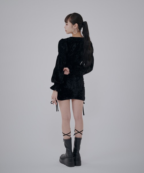favclo.(ファブクロ)の「String Velor Mini dress / ストリングベロアミニドレス(ワンピース・レディース・カーキ/ブラック・MEDIUM/SMALL)」の14枚目の写真