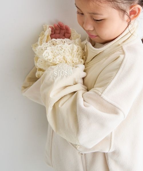 LOWRYS FARM（ローリーズファーム）の「ソデレースフリルＬＳ　152892（Tシャツ/カットソー・キッズ・アイボリー/ブラック/ホワイト・110cm/120cm/130cm/140cm/150cm）」の6枚目の写真