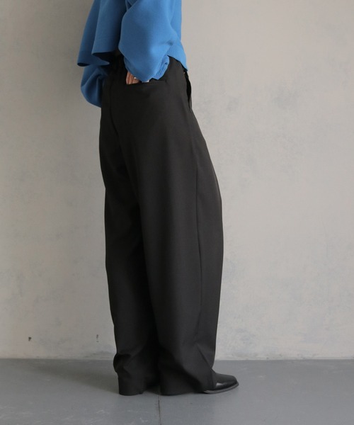 cheriella(シェリエラ)の「【cheriella】センタータックワイドパンツ CENTER TUCK WIDE PANTS(スラックス・レディース・チャコール/ブラック・FREE)」の14枚目の写真