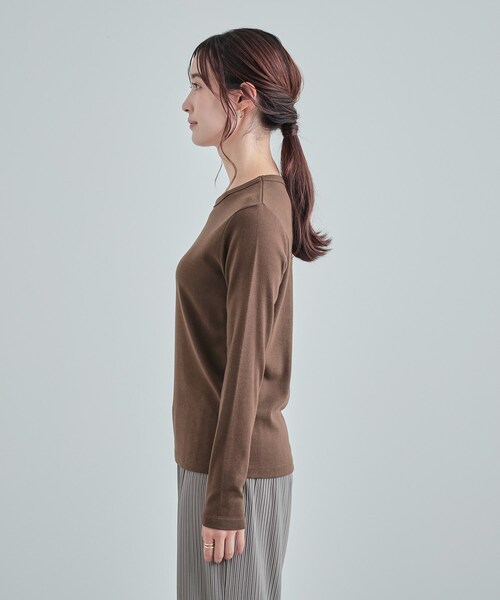 DRESKIP（ドレスキップ）の「【S-LL】頼れる1枚 フライスコットン クルーネックロンT（Tシャツ/カットソー・レディース・ダークブラウン/オフホワイト/ブラック/ライトベージュ・01/02/03/04）」の22枚目の写真