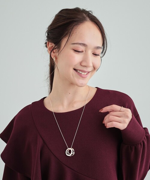 SHOO・LA・RUE（シューラルー）の「◆トリプルカスタムリングネックレス（ネックレス・レディース・ピンクゴールド/ゴールド/シルバー系その他/シルバー・00）」の5枚目の写真