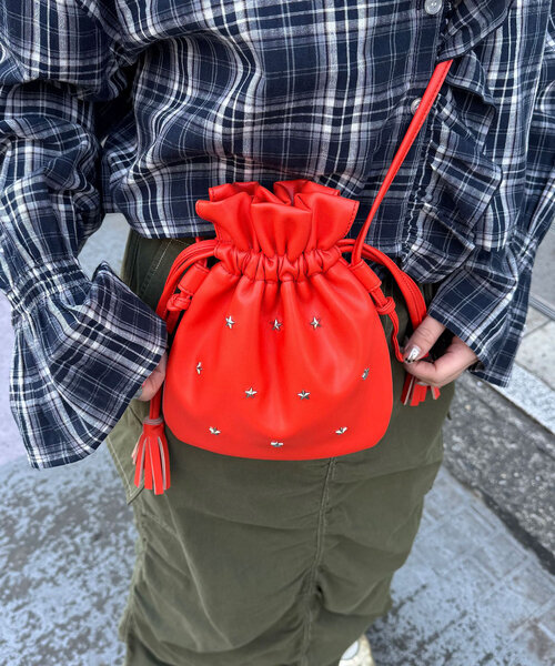 CIAOPANIC(チャオパニック)の「星スタッズタッセル巾着バッグ(ショルダーバッグ・レディース・ブラック/ブラウン/レッド・FREE)」の13枚目の写真