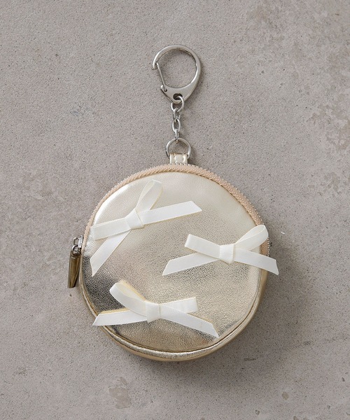 EFOLE(エフォル)の「メタリック リボン チャーム ポーチ(エコバッグ/サブバッグ・レディース・シルバー/ゴールド・FREE)」の3枚目の写真