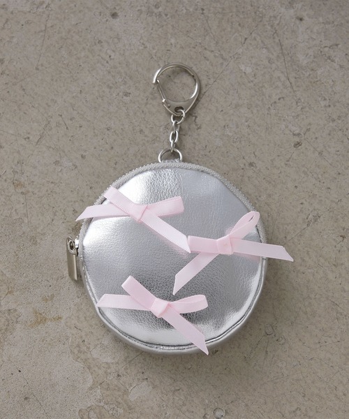 EFOLE(エフォル)の「メタリック リボン チャーム ポーチ(エコバッグ/サブバッグ・レディース・シルバー/ゴールド・FREE)」の4枚目の写真