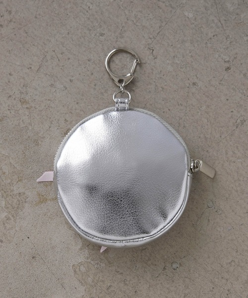 EFOLE(エフォル)の「メタリック リボン チャーム ポーチ(エコバッグ/サブバッグ・レディース・シルバー/ゴールド・FREE)」の5枚目の写真