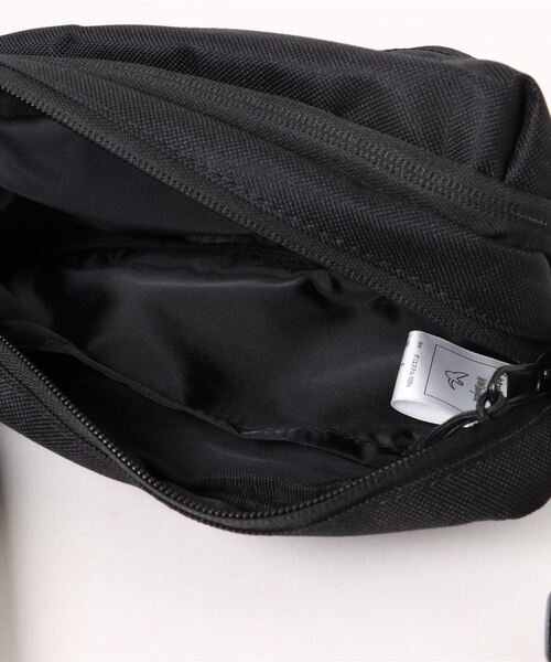 横型 多収納スペース ロゴショルダーベルト ミニショルダーバッグ（ショルダーバッグ）｜（What it isNt）ART BY MARKGONZALES（ワットイットイズント）