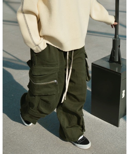 ANDRAP(アンドラップ)の「ANDRAP/アンドラップ/WIDE FLARE CARGOPANTS/ワイドフレアカーゴパンツ(カーゴパンツ・メンズ・ブラック/カーキ・M/L/XL/S)」の9枚目の写真