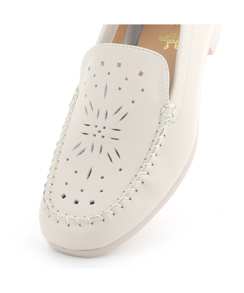 あしながおじさん（アシナガオジサン）の「軽量｜ソフトモカシューズ　2410191（モカシン/デッキシューズ・レディース・ブラック/アイボリー・22.5cm/24.5cm/24cm/23.5cm/23cm）」の13枚目の写真