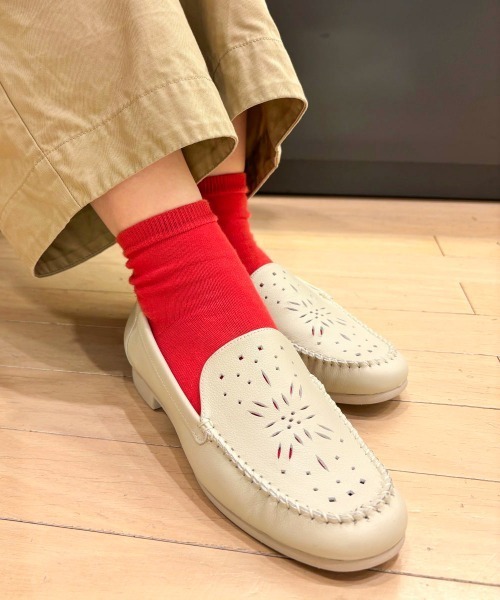 あしながおじさん（アシナガオジサン）の「軽量｜ソフトモカシューズ　2410191（モカシン/デッキシューズ・レディース・ブラック/アイボリー・22.5cm/24.5cm/24cm/23.5cm/23cm）」の19枚目の写真