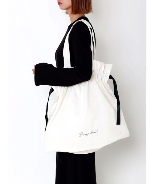 RUNWAY channel(ランウェイチャネル)の「ギフトバッグLサイズ(セルフラッピング用)(ラッピングキット・レディース・ホワイト・L)」の11枚目の写真