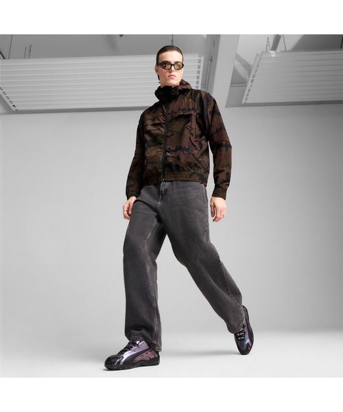 PUMA(プーマ)の「PUMA プーマ ユニセックス インへイル カラー シフティング スニーカー(スニーカー・メンズ・ブラック×グレー/ブラック・25.5cm/26.0cm/26.5cm/28.0cm/29.0cm/27.0cm/27.5cm/25.0cm/28.5cm)」の3枚目の写真