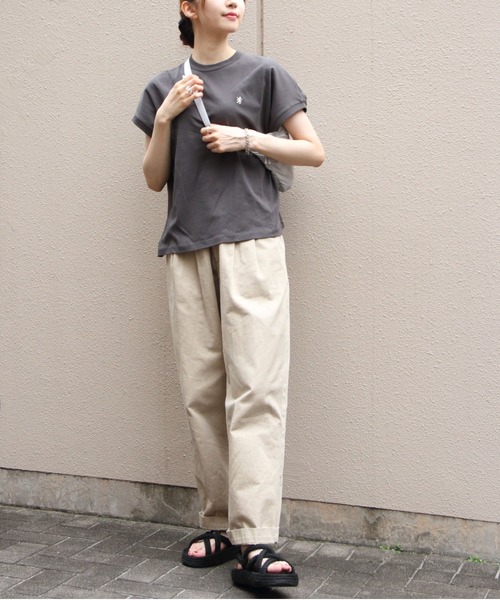 GYMPHLEX（ジムフレックス）の「GYMPHLEX/ジムフレックス　クルーネックスリーブレスプルオーバー　CREWNECK SLEEVELESS P.O.　GY-C0361 FLK（Tシャツ/カットソー・レディース・ブラック/サックスブルー/グレイッシュベージュ/ホワイト/ライトグレー/ライトグリーン/チャコールグレー・14）」の11枚目の写真