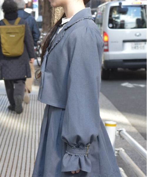 axes femme（アクシーズファム）の「プチフリルショートジャケット（テーラードジャケット・レディース・ブラック/ブルー/キナリ・FREE）」の5枚目の写真