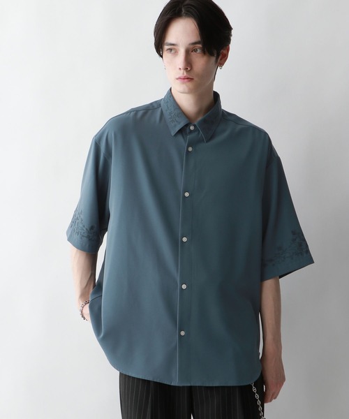 RAGEBLUE(レイジブルー)の「【LUXURY+EASY】<接触冷感>ラグイージー/ドレープルーズ刺繍シャツ(シャツ/ブラウス・メンズ・ホワイト/グレー/ブルー・MEDIUM/LARGE)」の4枚目の写真