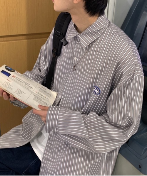 NOWLE（ノウル）の「【NOWLE】ワンポイント ロゴ ストライプシャツ（シャツ/ブラウス・メンズ・ブルー/ブラック・X-LARGE/LARGE/MEDIUM）」の2枚目の写真