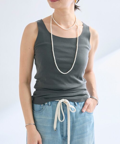 RIVE DROITE(リヴドロワ)の「【新色追加/RIVE DROITE 名品インナー】シームレスタンク(タンクトップ・レディース・ダークグレー/チャコールグレー/ライトグレー/ライトベージュ/ブラック/モカ・FREE)」の4枚目の写真