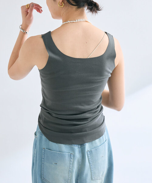 RIVE DROITE(リヴドロワ)の「【新色追加/RIVE DROITE 名品インナー】シームレスタンク(タンクトップ・レディース・ダークグレー/チャコールグレー/ライトグレー/ライトベージュ/ブラック/モカ・FREE)」の21枚目の写真