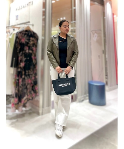 ALLSAINTS(オールセインツ)の「BLAKE WIDE LEG DENIM JEANS | BLAKE ワイド レッグ デニム ジーンズ(デニムパンツ・レディース・ホワイト・24/25/26/27)」の9枚目の写真