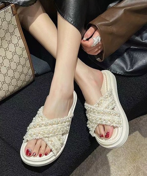 Lace Ladies(レースレディース)の「パール フリンジ クロスベルト 厚底 サンダル(サンダル・レディース・アイボリー/ブラック・25cm/24.5cm/24cm/23.5cm/23cm/22.5cm)」の8枚目の写真