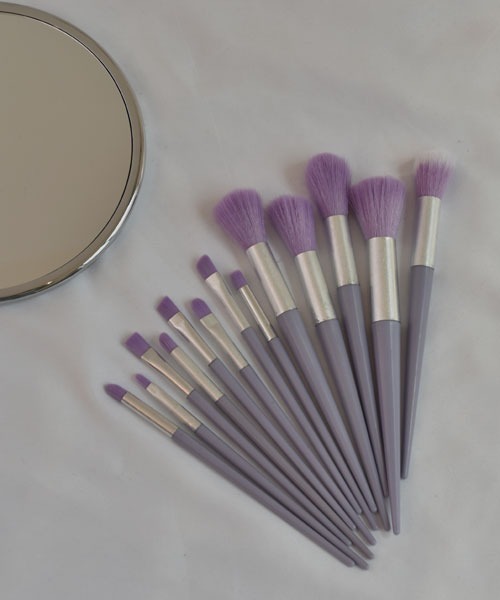 Mayree（メイリー）の「【resonance】ニュアンスカラー メイク ブラシセット【13本セット】(巾着ケース付き)（メイクブラシ・レディース・グリーン系1/ブラウン系1/イエロー系1/パープル系1/ブルー系1・FREE）」の4枚目の写真