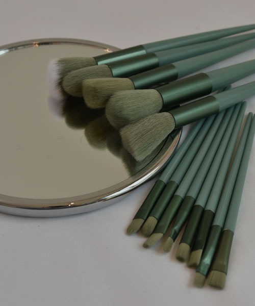 Mayree（メイリー）の「【resonance】ニュアンスカラー メイク ブラシセット【13本セット】(巾着ケース付き)（メイクブラシ・レディース・グリーン系1/ブラウン系1/イエロー系1/パープル系1/ブルー系1・FREE）」の20枚目の写真