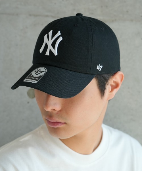 '47（フォーティーセブン）の「【'47】Yankees '47 CLEAN UP ('47 クリーンナップ ニューヨーク・ヤンキース) / 26カラー（キャップ・メンズ・グレー/ブルー系その他3/ブルー系その他4/ホワイト×ブラック/チャコール/ネイビー×ホワイト/ブラック×ホワイト/ブラウン/ベージュ系その他/ベージュ系その他2/ピンク/ブルー系その他2/ブルー系その他5/ブルー系その他6/ナチュラル/ブルー系その他7/ダークグリーン/パープル系その他/パープル系その他2/レッド系その他/モスグリーン/ブルー系その他/グリーン系その他/パープル/グリーン系その他2/ブラック×ブラック・F）」の3枚目の写真