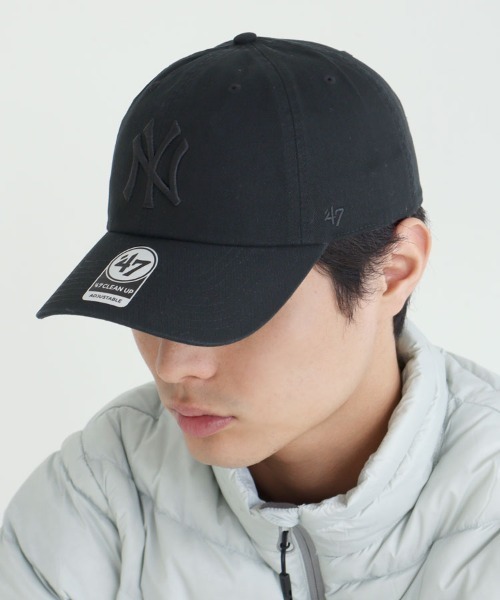 '47（フォーティーセブン）の「【'47】Yankees '47 CLEAN UP ('47 クリーンナップ ニューヨーク・ヤンキース) / 26カラー（キャップ・メンズ・グレー/ブルー系その他3/ブルー系その他4/ホワイト×ブラック/チャコール/ネイビー×ホワイト/ブラック×ホワイト/ブラウン/ベージュ系その他/ベージュ系その他2/ピンク/ブルー系その他2/ブルー系その他5/ブルー系その他6/ナチュラル/ブルー系その他7/ダークグリーン/パープル系その他/パープル系その他2/レッド系その他/モスグリーン/ブルー系その他/グリーン系その他/パープル/グリーン系その他2/ブラック×ブラック・F）」の4枚目の写真