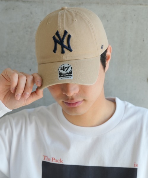 '47（フォーティーセブン）の「【'47】Yankees '47 CLEAN UP ('47 クリーンナップ ニューヨーク・ヤンキース) / 26カラー（キャップ・メンズ・グレー/ブルー系その他3/ブルー系その他4/ホワイト×ブラック/チャコール/ネイビー×ホワイト/ブラック×ホワイト/ブラウン/ベージュ系その他/ベージュ系その他2/ピンク/ブルー系その他2/ブルー系その他5/ブルー系その他6/ナチュラル/ブルー系その他7/ダークグリーン/パープル系その他/パープル系その他2/レッド系その他/モスグリーン/ブルー系その他/グリーン系その他/パープル/グリーン系その他2/ブラック×ブラック・F）」の9枚目の写真