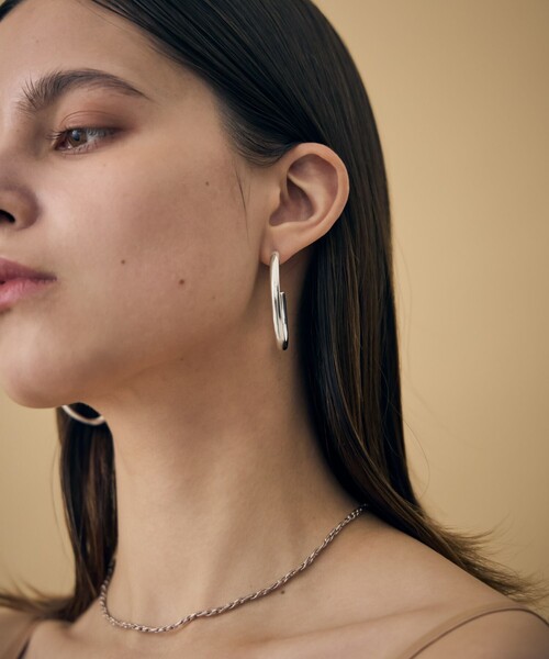 ete bijoux（エテビジュー）の「ストローク ピアス（ピアス（両耳用）・レディース・シルバー・FREE）」の4枚目の写真