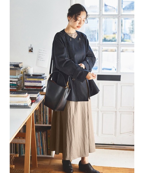 and myera(アンド マイラ)の「and myera 大人なワンピース(ワンピース・レディース・ベージュ・L/LL/M/S)」の3枚目の写真