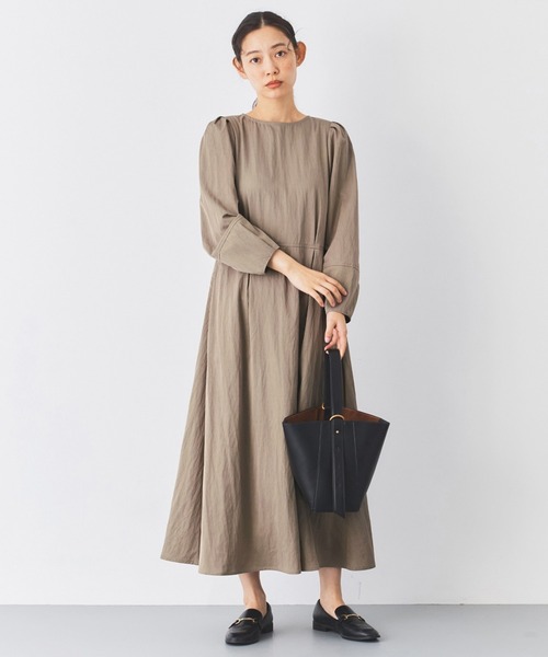 and myera（アンド マイラ）の「ａｎｄ　ｍｙｅｒａ　大人なワンピース（ワンピース・レディース・ベージュ・L/LL/M/S）」の5枚目の写真