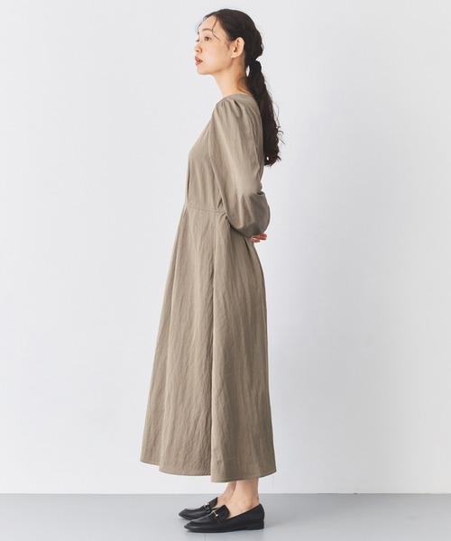 and myera(アンド マイラ)の「and myera 大人なワンピース(ワンピース・レディース・ベージュ・L/LL/M/S)」の6枚目の写真
