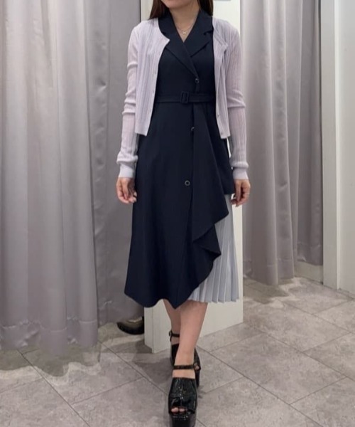REDYAZEL（レディアゼル）の「ノースリーブサイドプリーツワンピース（ワンピース・レディース・ピンク/グリーン/ネイビー/グレー・SMALL/MEDIUM）」の8枚目の写真