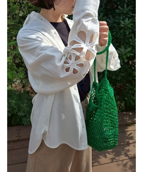 SM2（エスエムツー）の「くり抜き刺繍オーバーシャツ（シャツ/ブラウス・レディース・ブルー/ピンク/ネイビー/オフホワイト・F）」の2枚目の写真