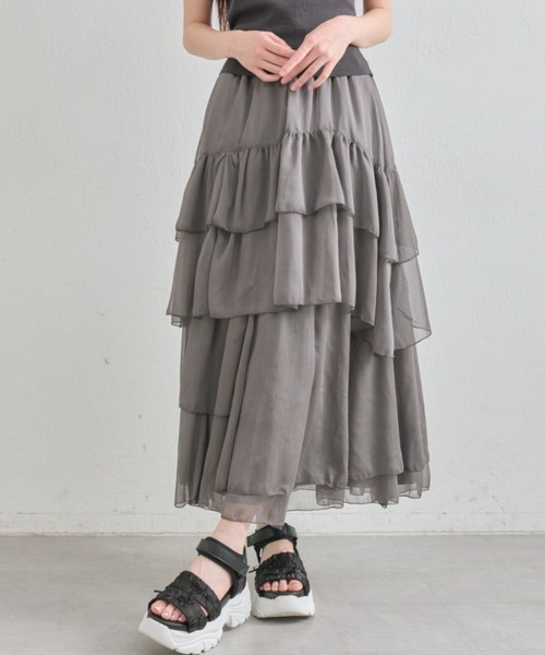 OLIVE des OLIVE（オリーブデオリーブ）の「【360度可愛い】ランダムアシメフリルロングスカート（スカート・レディース・オフホワイト/チャコールグレー・FREE）」の2枚目の写真