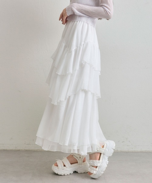 OLIVE des OLIVE（オリーブデオリーブ）の「【360度可愛い】ランダムアシメフリルロングスカート（スカート・レディース・オフホワイト/チャコールグレー・FREE）」の4枚目の写真