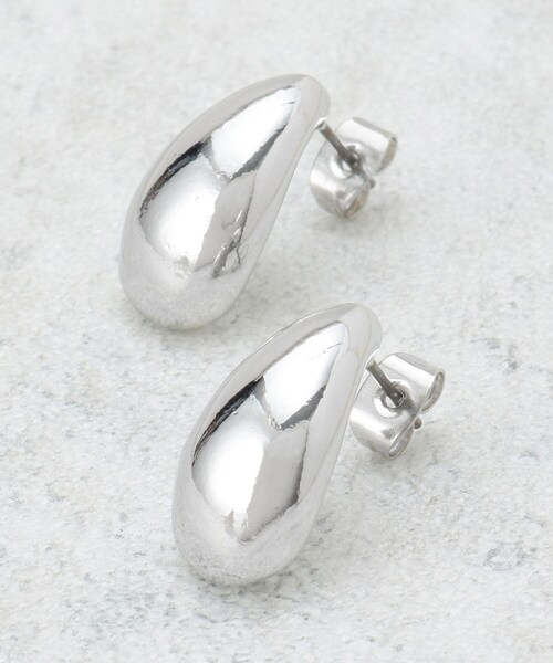 OPAQUE.CLIP(オペークドットクリップ)の「ドロップメタルピアス(ピアス(両耳用)・レディース・シルバー/ゴールド・00)」の1枚目の写真