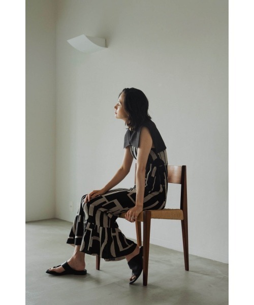Knuth Marf(クヌースマーフ)の「accent big collar(その他トップス・レディース・ホワイト/ブラック・FREE)」の4枚目の写真
