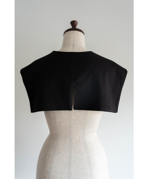 Knuth Marf(クヌースマーフ)の「accent big collar(その他トップス・レディース・ホワイト/ブラック・FREE)」の13枚目の写真